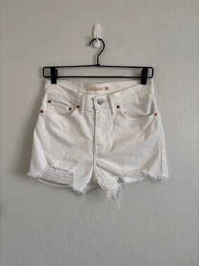 LEVI'S WOMEN'S DISTRESSED HIGH RISE SHORT IN WHITE SIZE 27